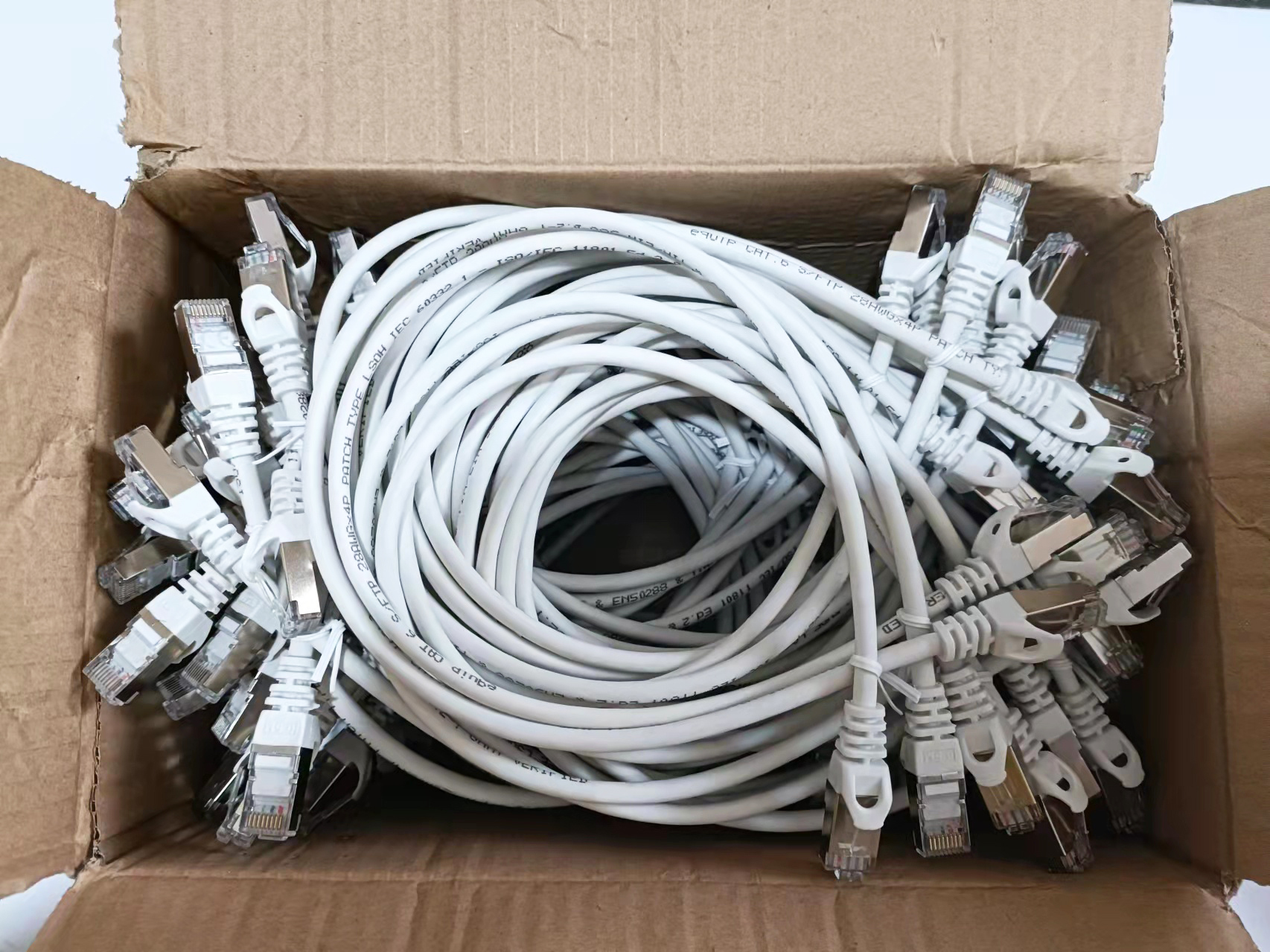 Equip Patchkabel Cat6 60x S/FTP 2xRJ45 0.50m weiß LSZH