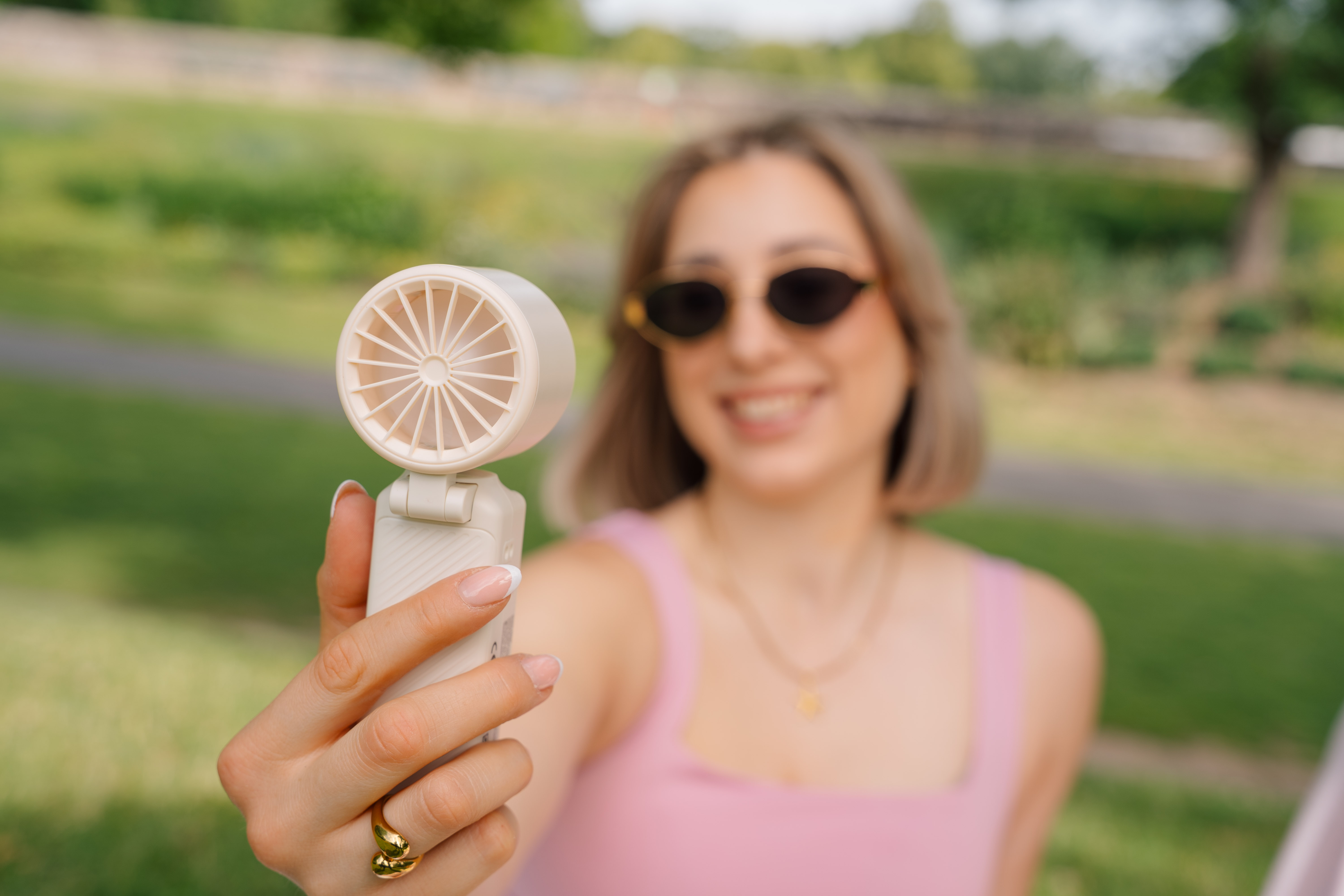 Verbatim Cool 'n' Go Ice Touch Pro Handheld Fan White/Silver