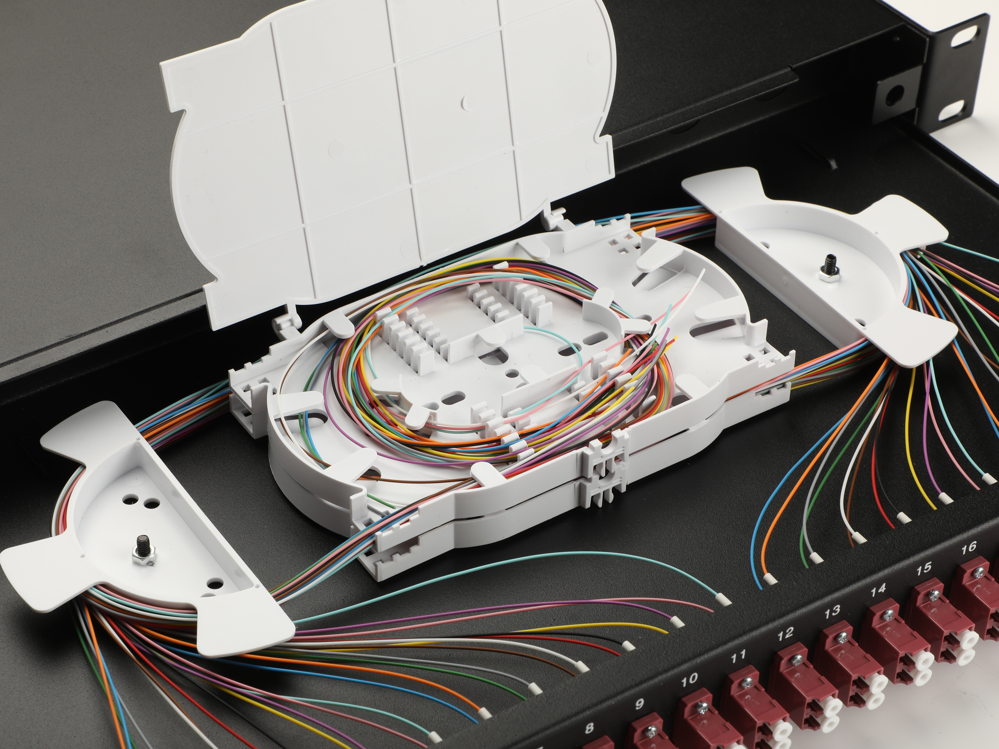 Equip LWL-Spleißkasten 24-Port LC-Duplex OM4 1U komplett sw