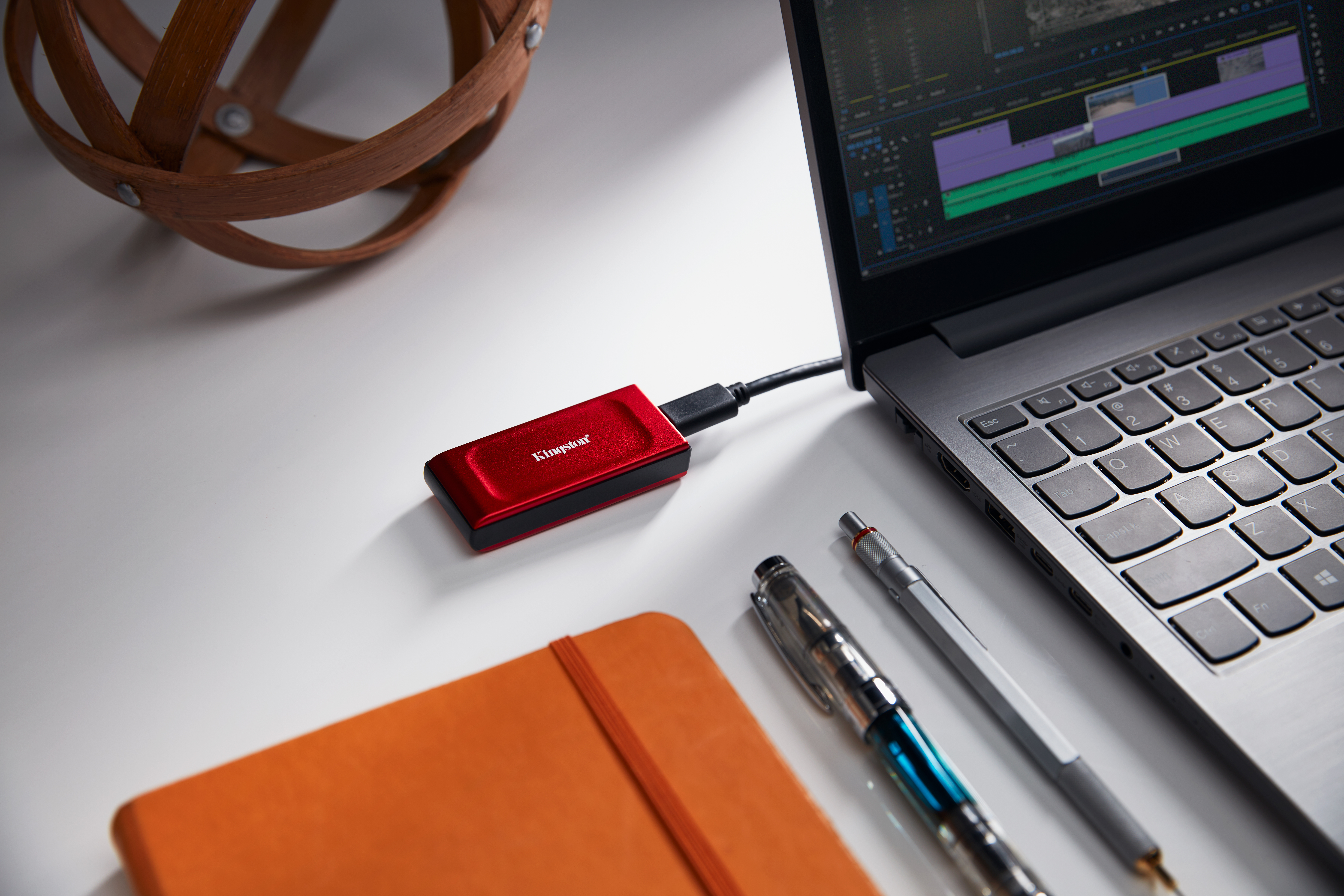SSD    1TB Kingston Portable SSD XS1000 USB3.2 Gen2 Red retail