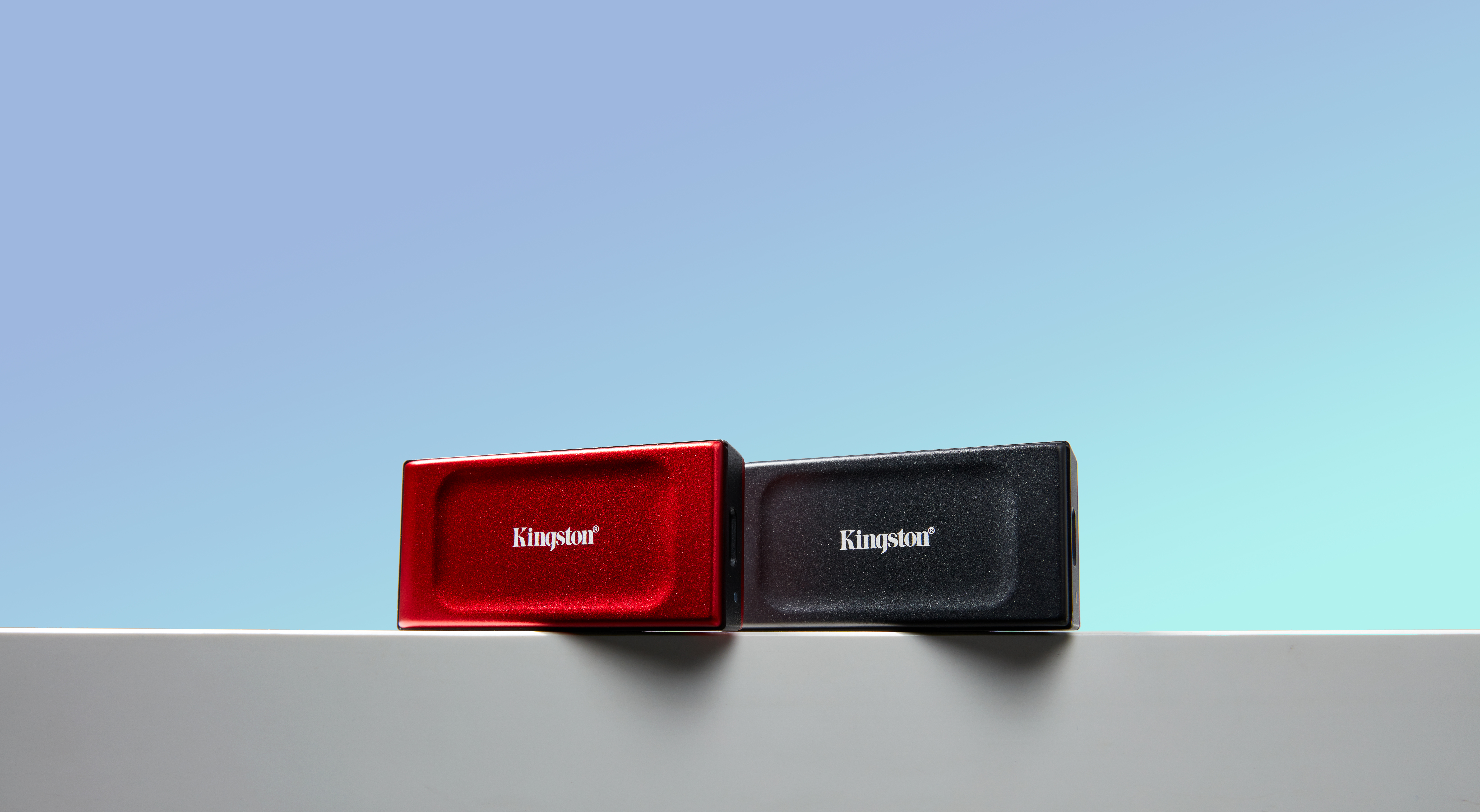 SSD    1TB Kingston Portable SSD XS1000 USB3.2 Gen2 Red retail