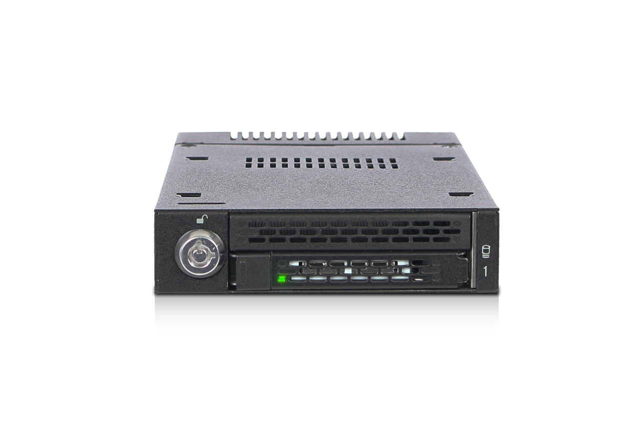 IcyDock 1xM.2 NVMe to 1x3.5" bay mobile rack keylock miniSAS