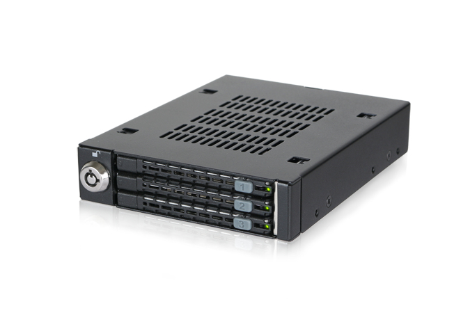 We-Ra. IcyDock 3x6,3cm SATAI-III/&shy;SAS HDD&SSD in 1x3,5" 7mm