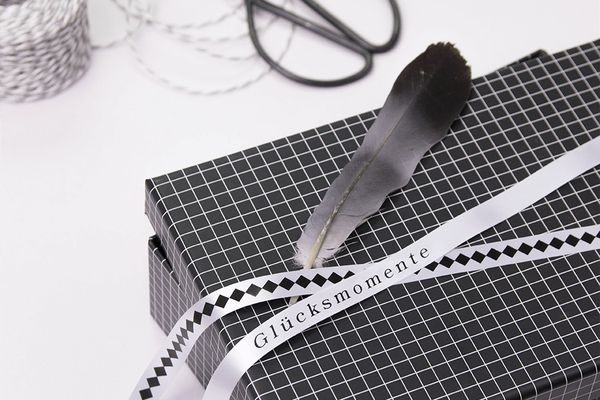 Schriftbandkassette Brother 12mmx4m weiß/schwarz n. klebend - Bild 5