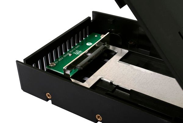 Adapter IcyDock 2,5" -> 3,5" SATAI-III SSD&HDD 7-9,5mm - Bild 4