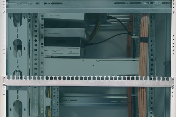 Digitus Cable support rail for 482.6 mm (19") network and server enclosures - Bild 2