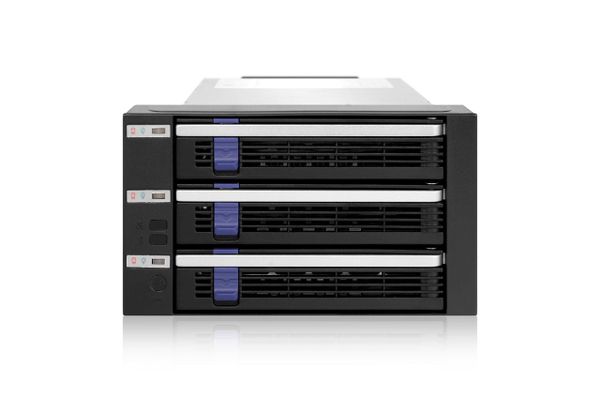 Backplane IcyDock 3x8,9cm SATAI-III in 2x5,25" MB153SP-B - Bild 10