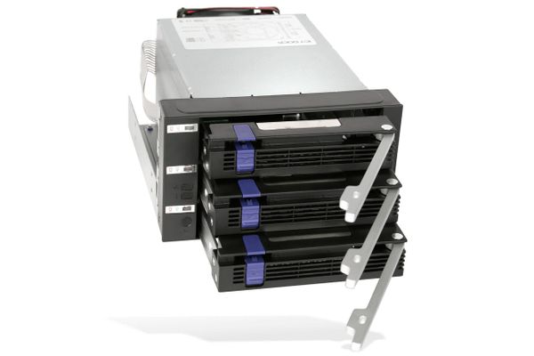 Backplane IcyDock 3x8,9cm SATAI-III in 2x5,25" MB153SP-B - Bild 4