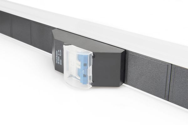 Digitus Bloc multiprise avec profilé en aluminium et protection contre la surtension intégrée, prise électrique à contact de protection avec 18 sortie - Bild 5