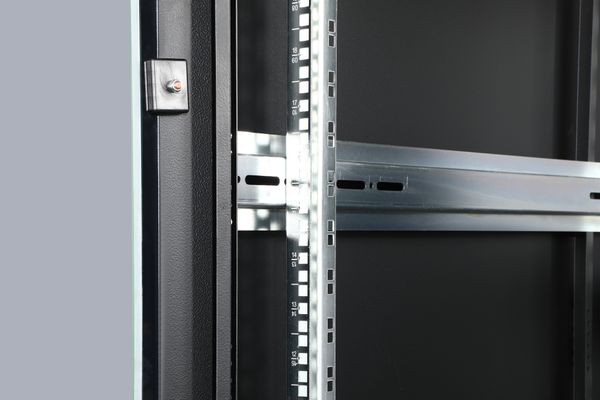 DIGITUS Netzwerkschrank Unique 26HE 1342x600x1000mm schwarz (Speditionsversand) - Bild 7