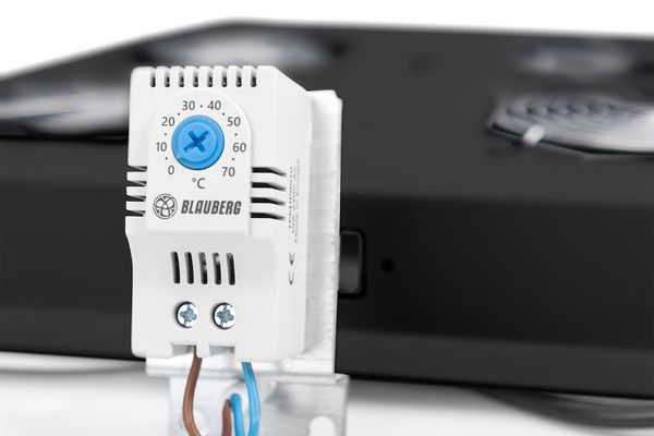 DIGITUS Dachlüftereinheit Unique 4 Lüfter schw. - Bild 5